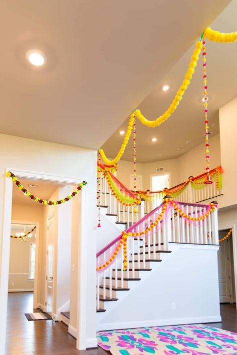 House Decoration For Onam, Mhendi Home Decoration Simple, Grihpravesh Decoration, House Warming Ideas Indian, Home Inogration Decorations Indian, Home Decor For House Warming Indian, Diwali Decorated House, Staircase Flower Decoration Indian, Griha Pravesh Decoration Ideas