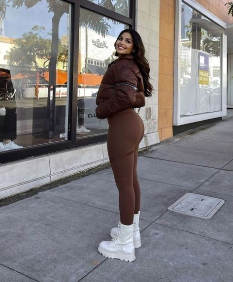 Brown Gym Outfit, Cool Outfits For Women, Brown Leggings Outfit, Outfits Winter Aesthetic, Winter Outfits Casual Leggings, Day Out Outfit, Casual Outfit Summer, Gymwear Outfits, Look Legging