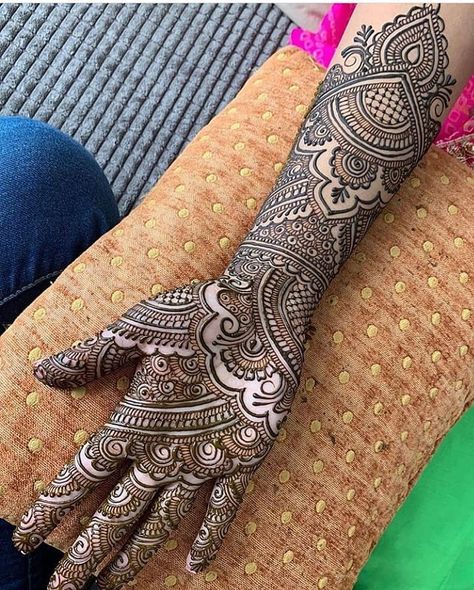 Just Browse here and see the Latest Ideas & Designs of Mehndi to make your hand and finger more beautiful. #mehandi #mehandiDesigns #simplemehandiDesigns #mehandiUnique #mehandiforkids #arabicmehndiDesigns #henna #mehandiart #hennaart #mehandilove #hennatattoo #hennainspiriration #mehendidesign #mehndidesign #bridalmehendi #bridalmehndi #latestmehendi #eidmehendidesign #teejmehendidesign #karwachauthmeehendidesign #arabicmehendi Unique Henna Designs, Unique Henna, Easy Mehndi Design, Arabic Mehndi Design, Mehndi Designs 2018, Mehndi Designs Bridal Hands, Easy Mehndi, Mehndi Designs For Kids, Modern Mehndi Designs