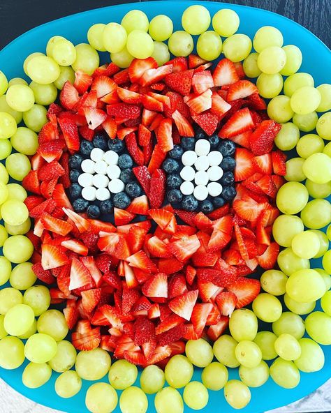 Spiderman Party Treats Ideas, Party Food Spiderman, Spider Man Fruit Tray, Spider Man 2 Birthday, Spidey 1st Birthday Party, Spiderman Birthday Snack Ideas, Third Birthday Spiderman, Superhero Third Birthday, Spider Man Party Snacks