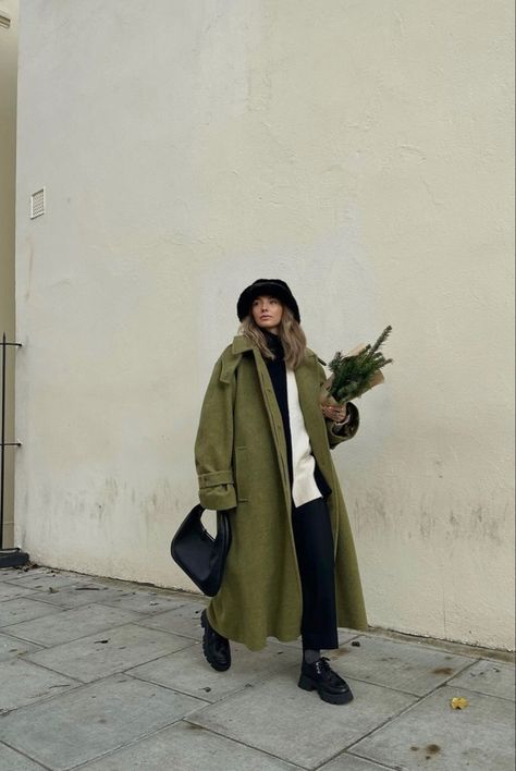 black leather handbag, spring and fall outfit, white button-up shirt, trench coat wool Loafers Winter Outfit, Fall Essentials Wardrobe, Olive Green Winter Coat, Green Coat Outfit, Loafers Winter, Chloe Hayward, Dark Green Coat, Olive Coat, Green Winter Coat