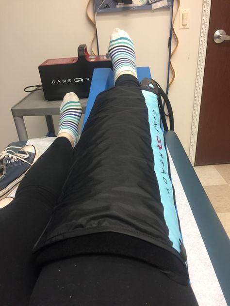 Broke Leg Snapchat, Acl Recovery, Hospital Photography, Ski Instructor, Hospital Pictures, Challenges To Do, Emotional Photography, Funny Quotes For Instagram, Broken Leg