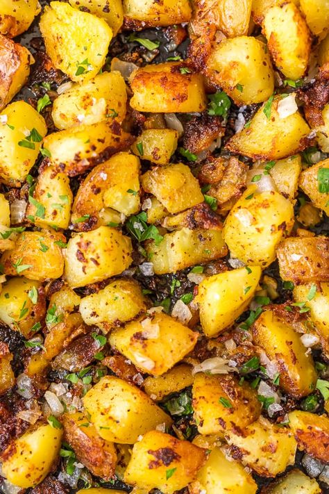 This HOME FRIES RECIPE is the perfect side dish for any meal, whether it's breakfast, lunch, or dinner. Crispy Breakfast Potatoes are a hearty way to start your day along with eggs and toast. And of course you can devour these savory Homes Fries for a little snack. These tasty potatoes go with just about everything, and they're oh so delicious! Home Fries With Onions, Home Fries Recipe Skillet, Potato Seasoning Recipe, Homemade Breakfast Potatoes, Crispy Breakfast Potatoes, Herb Roasted Potatoes, Fried Breakfast, Home Fries, Favorite Breakfast Recipes