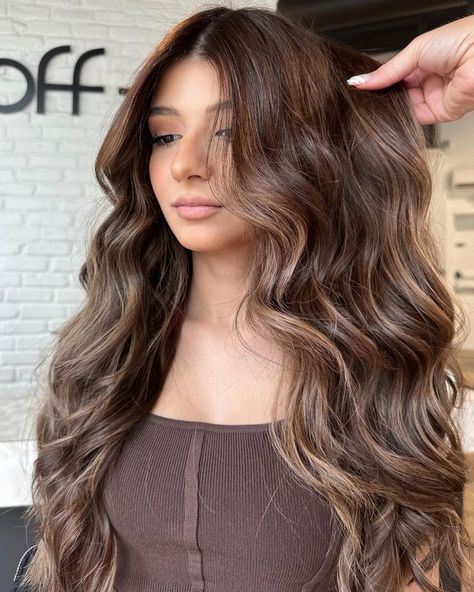 60 Brunette Balayage Looks For Low-Maintenance Glam A Line Bobs, Brown Hair Inspo, Brunette Balayage, Brunette Balayage Hair, Low Maintenance Hair, Balayage Brunette, Brunette Hair, Hair Dos, Brunette Hair Color