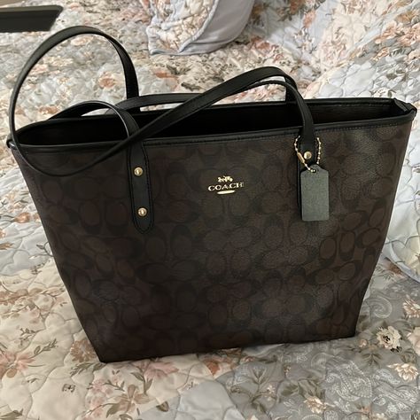 Nwt Team Coach ,Signature City Tote F58292, Black & Brown This Bag Is An Excellent Condition Very Clean Inside And Out No Rips, Tears Or Stains Signature Coated Canvas Inside Zip Zip Top Closure, Fabric Lining 11 3/4”(L) X10 1/2 (H) X 5 1/2 (W) Please See Pictures, If You Have Any Questions, Please Ask Large Coach Tote Bag, Women Purses Women's Handbags, Small City Tote Coach, Large Handbags For Women, Coach Laptop Bag, Coach Mini City Tote, Coach Small City Tote, Coach City Tote Bag, Brown Coach Tote Bag