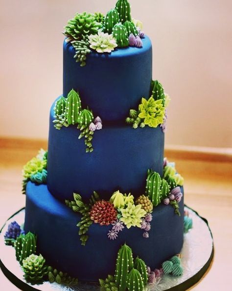 Mexican Style Cake, Mexican Fiesta Cake, Charlotte Dessert, Cactus Food, Cake Pic, Frosting Ideas, Cupcakes Decorating, Cactus Cupcakes, Mexican Cake