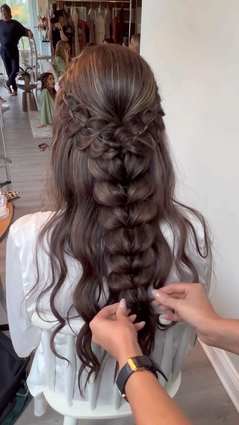 esteticamagazine on Instagram: Gorgeous Bridal Hair 😍😍😍 by @samirasjewelry #esteticalikes #bridalhair #weddinghair #hairvideo Cute Prom Hairstyles, Dance Hair, Simple Prom Hair, Hoco Hairstyles, Dance Hairstyles, Prom Hairstyles For Long Hair, Hair Done, Wedding Hair Inspiration, Braided Hair