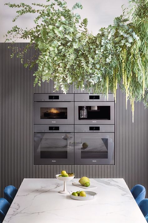 Miele Kitchen Design, Miele Kitchen Appliances, Built In Kitchen Appliances, Miele Kitchen, Kitchen Appliance Storage, Miele Appliances, Appliances Storage, Smart Home Appliances, Domestic Appliances