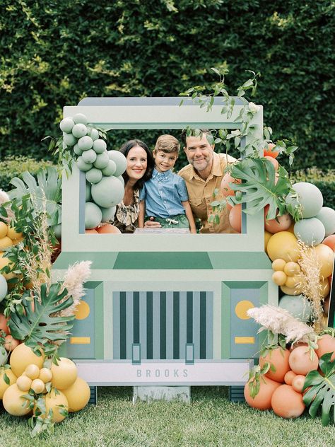 You'll want to pin every detail in this kids jungle birthday party! Safari Theme Birthday Party, Safari Birthday Party Decorations, Rabbit Watercolor, Rabbit Sitting, Jungle Theme Birthday Party, Carrot Patch, Jungle Safari Birthday, Wild Birthday Party, Jungle Theme Parties