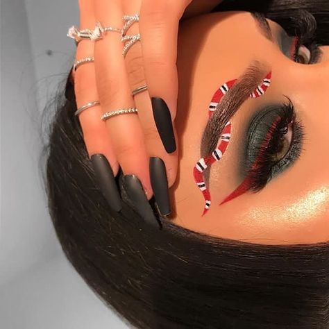 @tephadoll BROWS: #dipbrow pomade & powder in "ebony" #ebony (Set with) #clearbrowgel Eyes: Subculture Palette - shadows "untamed, axis & destiny" Darkside waterproof gel liner (Waterline). @bebellacosmetics Slayette palette and ABH Sarafine liquid lipstick (for snake and eyeliner) #abhsubculture #anastasiabeverlyhills Gucci Makeup, Athleisure Chic, Make Up Designs, Make Up Videos, Makeup Eye Looks, Creative Eye Makeup, Crazy Makeup, Creative Makeup Looks, Make Up Looks