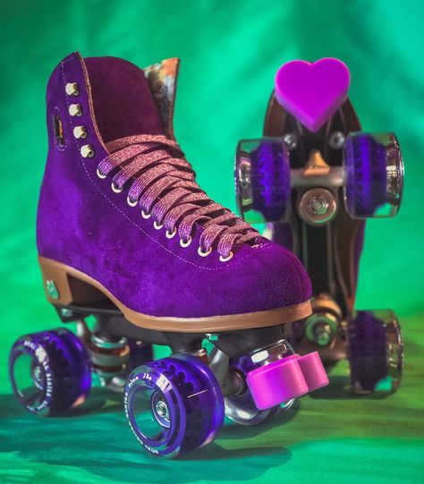 8,837 Likes, 157 Comments - ✨Pigeon’s Roller Skate Shop✨ (@pigeonsrollerskateshop) on Instagram: “If there was a roller skate beauty pageant something tells me this monochromatic babe would take…” Purple Roller Skates, Skate Aesthetic, Gummy Worms, Skate Shop, Birthday Board, Sam And Colby, Roller Derby, Roller Skate, Roller Skates