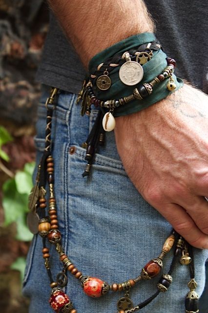 Male Jewelry, Estilo Hippy, Mode Hippie, Boho Men, Estilo Hippie, Jewelry Men, Mens Accessories Fashion, Mens Fashion Trends, Fashion Mode