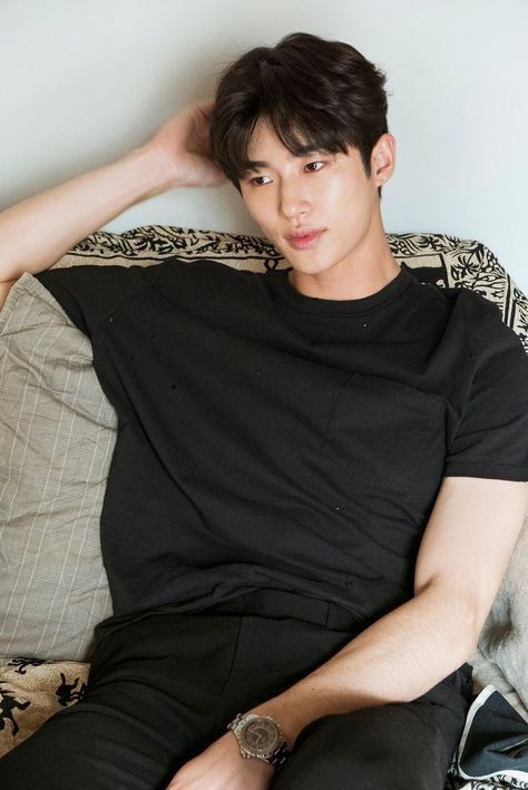 Most Handsome Korean Actors, Byeon Woo Seok, Kim Soo Hyun, Hot Actors, Kdrama Actors, Korean Celebrities, Actor Model, Korean Men, Asian Actors