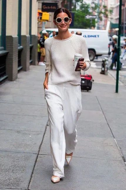 4e0d67e54ad6626e957d15b08ae128a6 Minimalist Moda, Woman In White, Lily Aldridge, Office Outfits Women, Looks Street Style, Outfit Trends, Minimal Chic, Looks Chic, Work Outfits Women