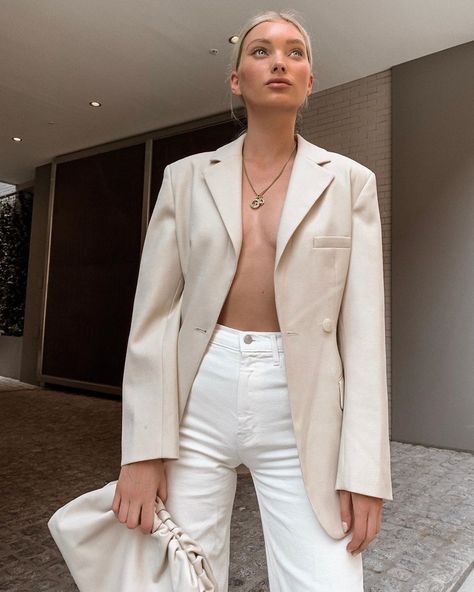 5 Free Styling Tricks I Learned From Following Elsa Hosk | Who What Wear UK Elsa Hosk Style, White Jeans Outfit, Romee Strijd, Elsa Hosk, Feminine Dress, Little White Dresses, Blazer Outfits, Mode Inspiration, Blazer Dress