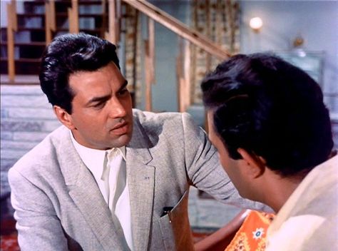 Satyakam. A film that gets to me every time. From the innocent age of the 1960s. It's emotional melodrama all right but the film has its heart in the right place. It talks about values like honesty and integrity. The acting of the main players is to be savoured, especially Dharmendra, whose best performance this may be. Hrishikesh Mukherjee is a director who often talks directly to my heart and this is perhaps the best example of that. Hrishikesh Mukherjee, Dharmendra Deol, Sanjeev Kumar, Bollywood Quotes, Hema Malini, Honesty And Integrity, Retro Bollywood, Rare Pictures, Melodrama