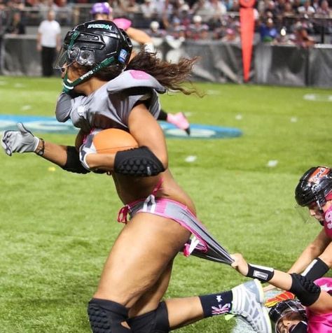 Ladies Football League, Lingerie Football, Female Football Player, Arena Football, Perfect Physique, Beautiful Bathing Suits, American Football League, Legends Football, American Football Players