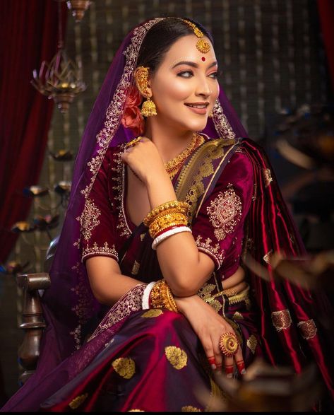 Non Bengali Bridal Look, Benarasi Saree Bengali Reception, Bengali Wedding Look Bridal, Reception Look Bengali Bride, Shalu Saree For Bride, Modern Bengali Bride Reception Look, Bengali Bride Reception Look Saree, Benarasi Saree Bengali, Bengali Reception Look