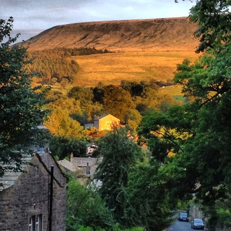 Pendle Hill from Downham, Lancashire, England Pendle Witches, Pendle Hill, Ribble Valley, Lancashire England, Traditional Witchcraft, Witch Trials, Team Gb, Gorgeous Scenery, The Witches