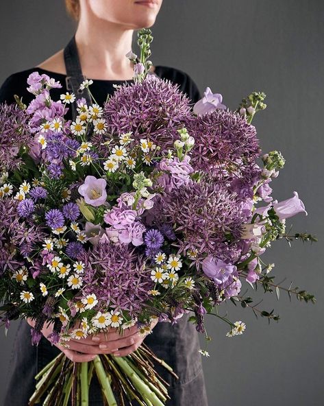 Allium Flowers, Bee Friendly, The Monarch, The Hive, Wedding Mood Board, Queen Bee, Flower Farm, Arte Floral, Wedding Looks