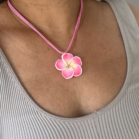 Obsessed with our new tropical flower necklaces 🌺 buy one get one half price with code SUMMERHALF 💖🌸 #flowernecklace #flowerjewellery #pinterestaesthetic #summerjewelry #summerjewellery Big Flower Necklace, Flower Necklaces, Buy Necklace, Tropical Flower, Summer Necklace, One Half, Big Flowers, Half Price, Summer Jewelry