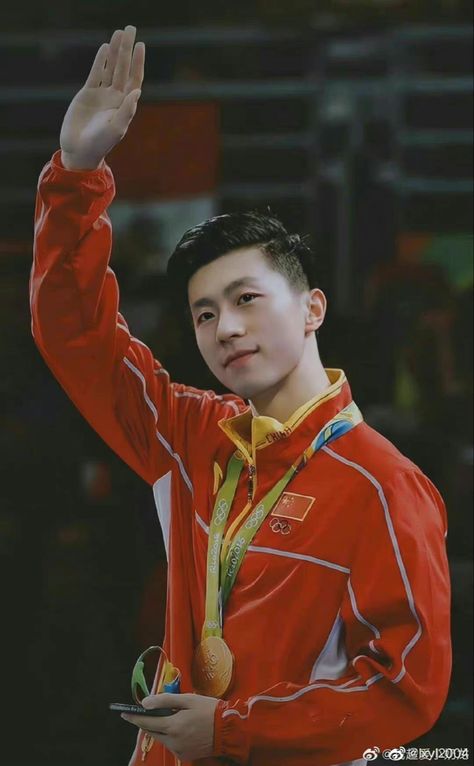 Ma Long Table Tennis, Table Tennis Player, Bts Fanfiction, Long Table, Tennis Player, Table Tennis, Ping Pong, Track And Field, The Professional