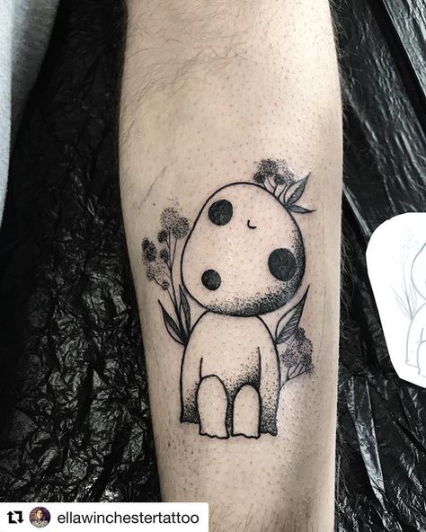 Kodama Tattoo, Tatuaje Studio Ghibli, Tree Spirits, Ghibli Tattoo, Weird Tattoos, Now Booking, Dot Work Tattoo, Anime Tattoos, Tattoo Placement