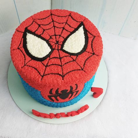 Superhero Birthday Cake Buttercream, Buttercream Spiderman Cake, Spiderman Cream Cake, Small Spiderman Cake, Spiderman Birthday Cake Buttercream, Spiderman Smash Cake, Spiderman Birthday Cake Ideas, Spiderman Cakes, Spiderman Cake Topper