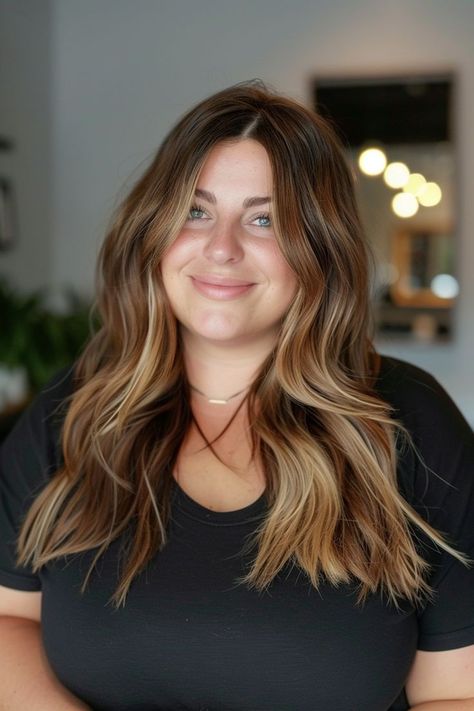 A collection of slimming hairstyles designed for plus-sized women with full faces Face Frame Hairstyle, Long Layered Hair Plus Size, Hairstyles To Frame Your Face, Hair Cuts For Full Face Shape, Full Face Haircut, Plus Size Long Hair, Haircuts To Slim Your Face, Haircut For Chubby Face Plus Size, Hair Cuts For Rounder Faces