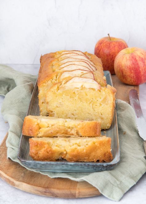 Apple Loaf Cake, Apple Cake Recipe Easy, Apple Loaf, Loaf Cake Recipes, Fall Baking Recipes, Crumble Cake, Pastry Tart, Dessert Cake Recipes, Apple Cake Recipes