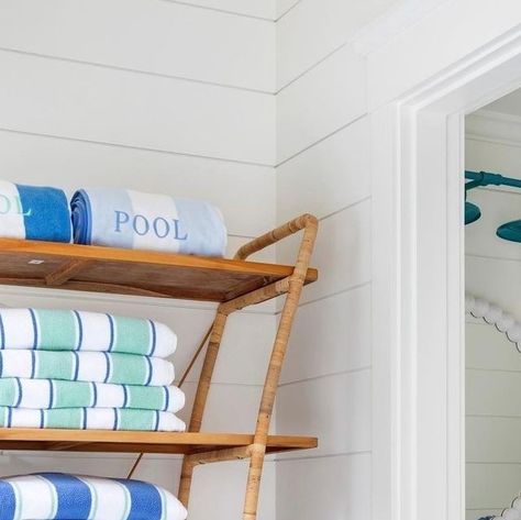 Beach Life Living on Instagram: "Towels ...getting close to beach season! Love how @digsdesignco arranged these towels on a rattan shelve righ outside the bathroom. ⁠ Swipe Left for some beach towel selections I have put together for beach days. ⁠ ⁠ Link in Bio to Shop Towels⁠ ⁠ Comment- Beach Towels for DM⁠ ⁠ Photo: @digsdesignco ⁠ ⁠ #beachtowels⁠ #towels⁠ #stripedtowels ⁠ #beachview⁠ #beachstyle⁠ #beachvibes⁠ #beachlife⁠ #beachhouse⁠ #beachdecor⁠ #beachdecorideas⁠ #beachcottage⁠ #beach⁠ #beac Pool House Decor, Coastal Farmhouse Decor, Striped Towels, Coastal Farmhouse, Beach View, Beach Cottages, Beach Days, Pool House, Put Together