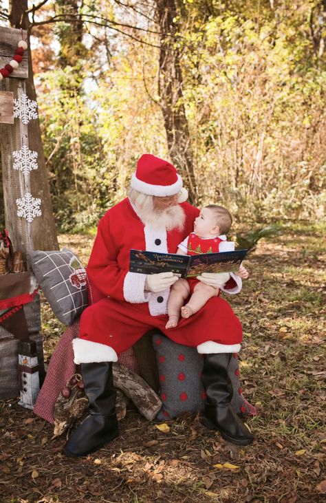 outdoor santa Christmas Mini Sessions Outdoor, Santa Photography, Santa Mini Session, Outdoor Santa, Santa Mini, Holiday Mini Session, Xmas Pictures, Xmas Photos, Family Christmas Pictures