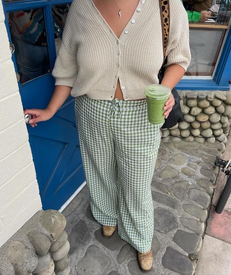 Sønderhaus (@sonderhaus.studios) • Instagram photos and videos Gingham Pants, Future Outfit, Perfect Pant, Comfy Pants, Summer Wardrobe, Spring Summer Fashion, New Outfits, Gingham, Spring Fashion