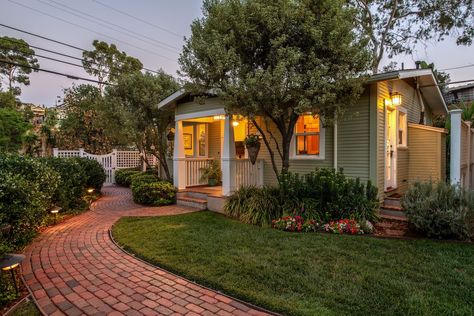 San Diego Bungalow, California Beach Bungalow, San Diego Beach House, San Diego Apartments, California Cottage, Pacific Beach San Diego, San Diego Homes, San Diego Home, Bungalow Cottage