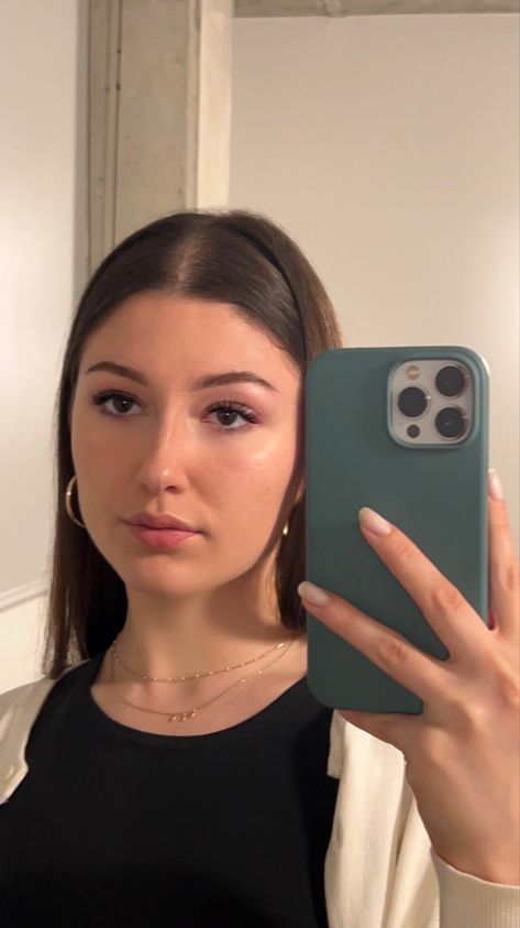 up close mirror selfie picture Close Mirror Selfie, Close Up Mirror Selfie, Mirror Selfie Instagram, Selfie Picture, Instagram Pics, Picture Poses, Instagram Pictures, Close Up, Mirror Selfie