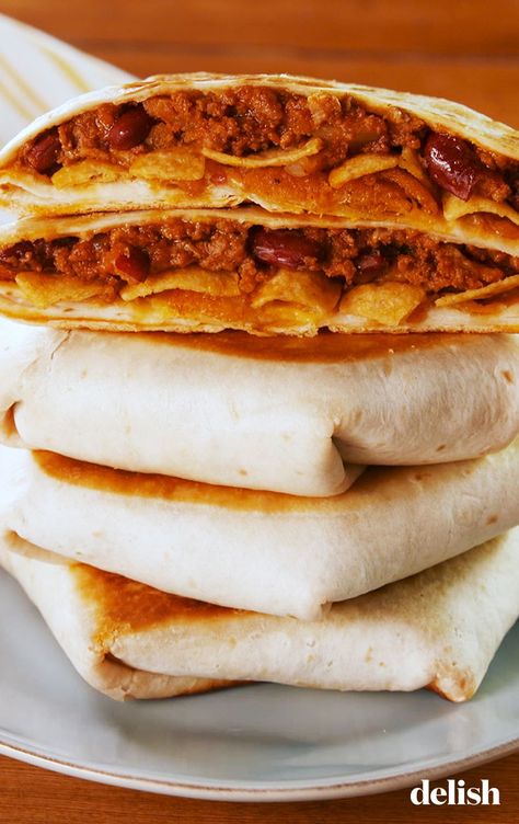 Chili Cheese Crunchwraps Combine Our Two Favorite FoodsDelish Crunchwrap Recipe, Salsa Ranchera, Chili Cheese Dogs, Traditional Mexican Food, Ground Beef Dishes, Cocoa Recipes, Beef Enchiladas, Ground Beef Recipes Easy, Chili Cheese