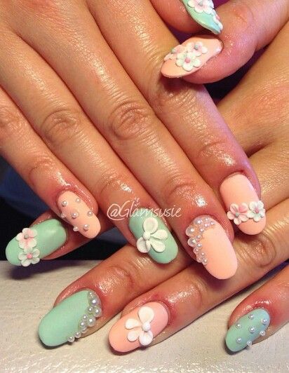 Green and peach pastel color rounded floral nails Pink Blue Nails, Peach Colored Nails, Sparkling Nails, Fantastic Nails, Matt Nails, Designer Nails, Fancy Hands, Nail Techniques, Beige Nails