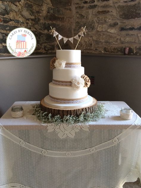 Country Wedding Cakes Rustic Burlap Lace, Wedding Cakes Rustic Vintage, Burlap Wedding Cake, Country Cake, Rustic Wedding Cakes, Vintage Wedding Cake, Wedding Cake Roses, Rustic Wedding Cake Toppers, Rustic Cake Toppers