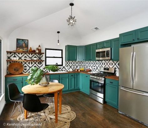 Bright And Moody Kitchen, Teal Green Cabinets, Teal Cabinets, Block Countertops, Casa Retro, House Flipping, Turquoise Kitchen, Painted Kitchen Cabinets Colors, Kabinet Dapur