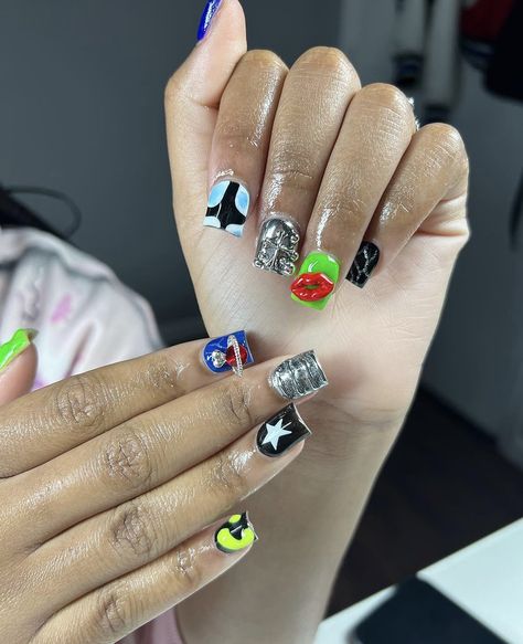 Cute Nail Designs Y2k, Stud Nails Designs, Medium Junk Nails, Short Junk Nails, Shorts Nails, Junk Nails, Hippie Nails, Hard Nails, Different Nail Designs