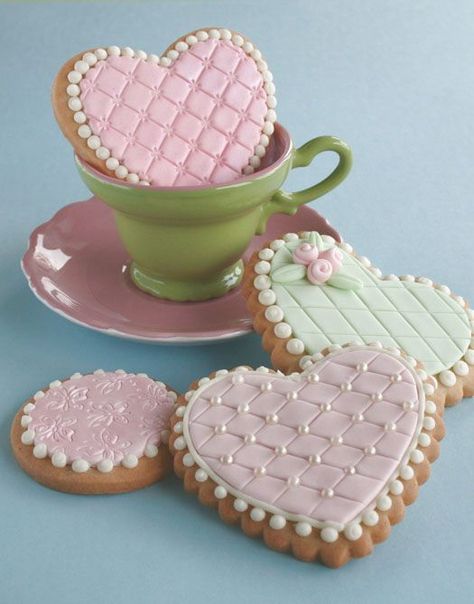 Biscuit Decoration, Fondant Cookies, Valentines Day Cookies, Pretty Cookies, Fancy Cookies, Creative Cookies, Beautiful Cookies, Cookie Inspiration, Heart Cookies