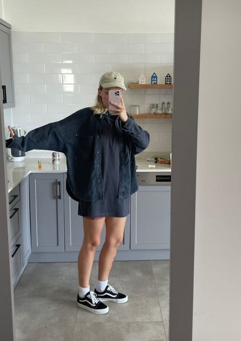 Hi Top Vans Outfit Woman, Looks Con Vans, Summer Outfits Vans, Ankle Socks Outfit, Estilo Vans, Surfergirl Style, Curvy Summer Outfits, Tv Wall Decor Ideas, Dream Ideas