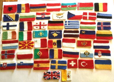 Crochet Flags Free Pattern, Crochet Flag Pattern Free, Crochet Map, Crochet Flag, Bosnian Flag, Atelier Decor, Euros 2024, Vietnamese Flag, South Africa Flag