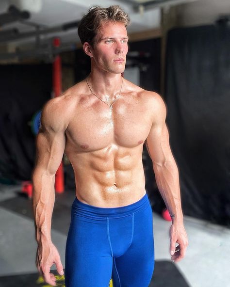 Michael Dean Johnson, Michael Dean, Deep In Thought, American Guy, Lycra Men, Training Gear, Athletic Men, Man Crush, Muscle Men