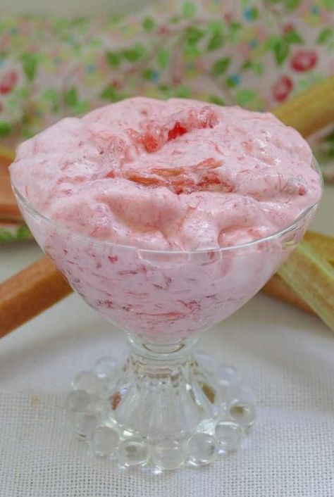 Rhubarb Fluff INGREDIENTS: 4 cups... - Shara-Lynn Morrison | Facebook Rhubarb Fluff, Rhubarb Jello, Rhubarb Jelly, Rhubarb Dessert, Rhubarb Pudding, Freeze Rhubarb, Homemade Garlic Butter, Rhubarb Desserts, Fluff Recipe