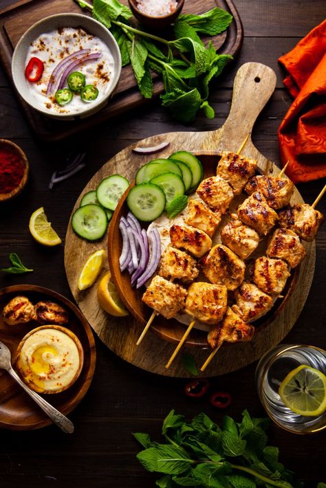 Shish Tawook, Quick Summer Meals, Lebanese Chicken, Shish Taouk, Sheet Pan Suppers, Food Photoshoot, Easy Meal Ideas, Chaat Masala, Dont Compare