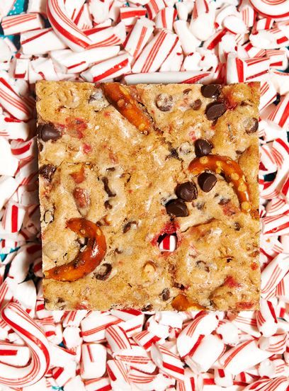 3 Momofuku Cookie Recipes To Make This Holiday+#refinery29 Momofuku Cookies, Variety Cookies, Momofuku Recipes, Milk Bar Recipes, Pretzel Chocolate, Easy Holiday Cookies, Pretzel Bars, Momofuku Milk Bar, Christina Tosi