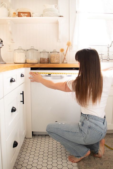 How to Cover a Dishwasher - The Homestyle Cottage Curved Curtain Rods, Stainless Dishwasher, Sink Skirt, Vintage Style Kitchen, Sweep The Floor, Best Iron, Machines Fabric, Modern Appliances, Beginner Sewing