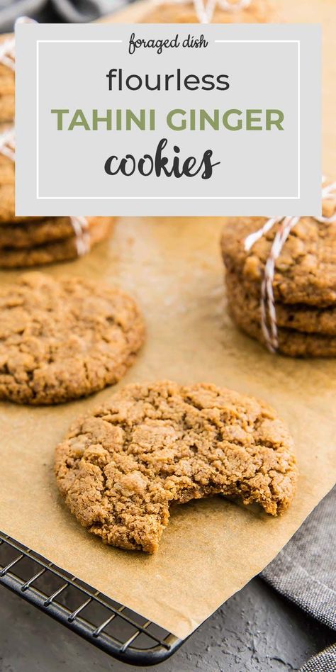 Flourless tahini ginger cookies made with coconut sugar Tates Cookies, Tahini Cookies, Gf Baking, Paleo Cookies, Recetas Keto, Ginger Cookies, Cookies Recipes, Sem Lactose, Healthy Cookies