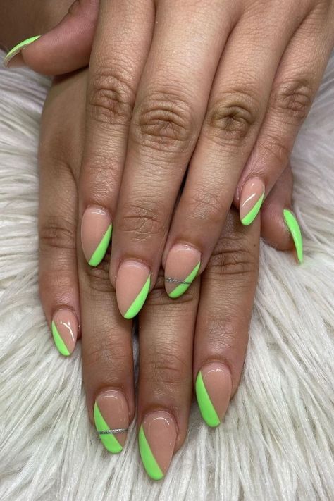 2023 Bright Summer Nails & Cute Colours to Try Green French Tip, Sns Nails Designs, Lime Green Nails, Almond Nails French, Neon Green Nails, Green Nail Art, Green French, Sns Nails, Green Nail Designs